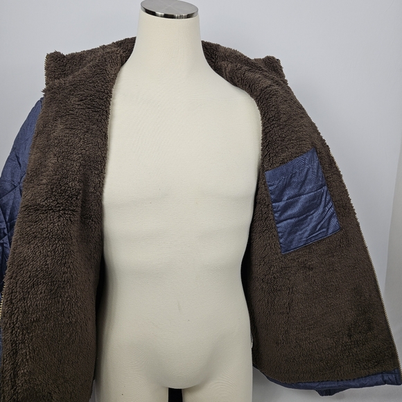 Barn Jacket By Weatherproof ~ quilted waterproof blue w/ brown sherpa lining - Picture 5 of 16